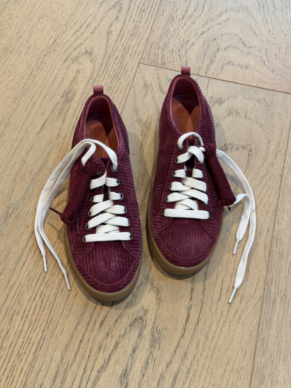 Vionic Winny Sneakers
